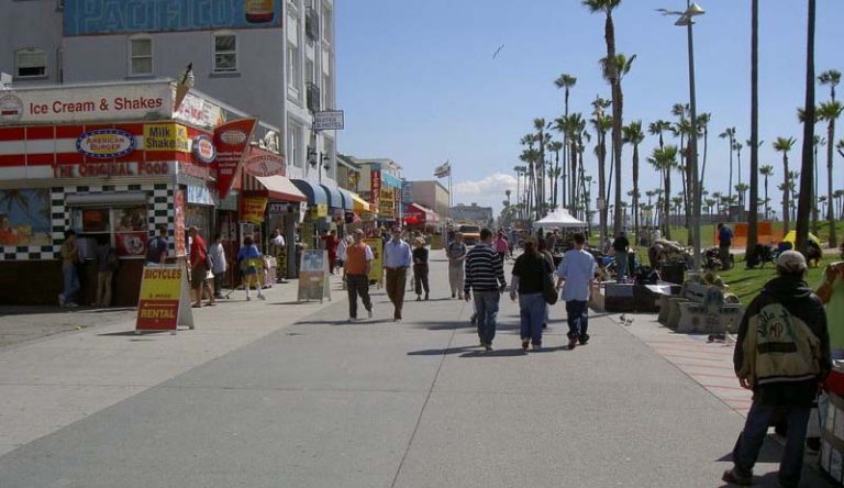 Homeless Woman Gives Birth On Venice Boardwalk